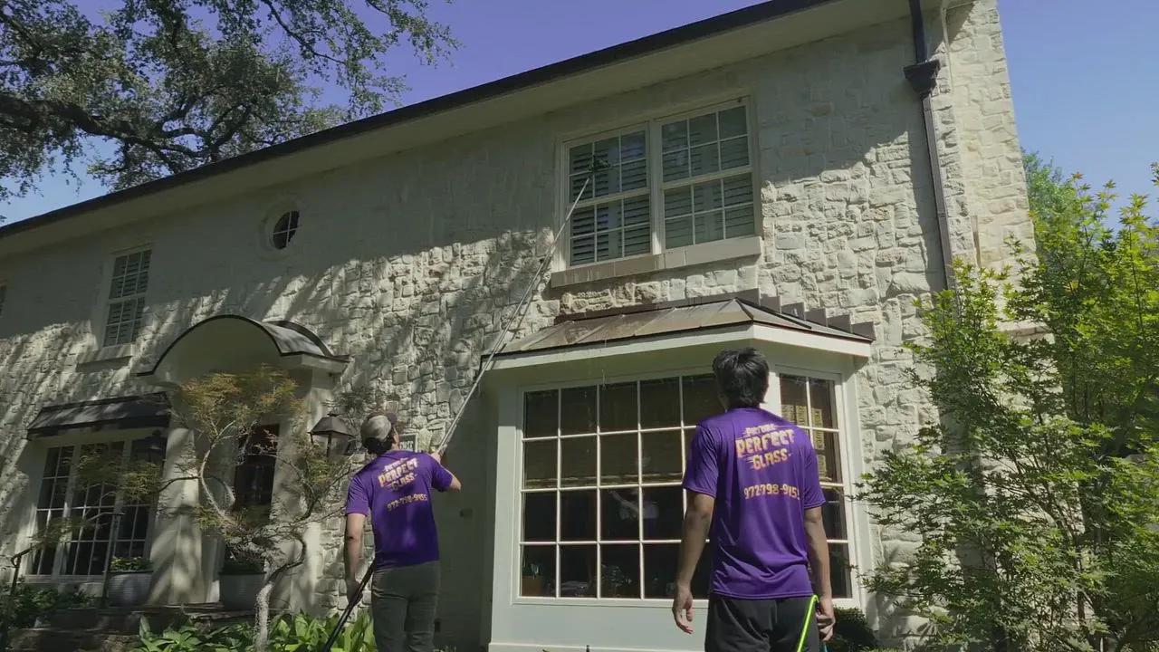Window Cleaning Service in Dallas TX: Keep Your Property Looking Clean and Professional